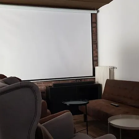 The House بيت ضيافة